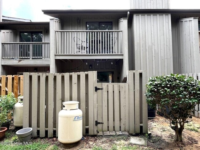 Building Photo - 940 Linden Rd