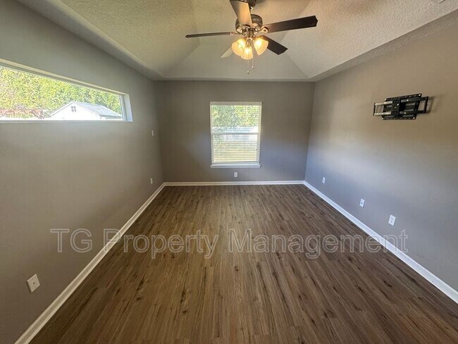 Building Photo - 86269 Venetian Ave