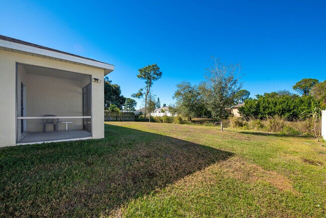 Building Photo - 3202 SW Martin St