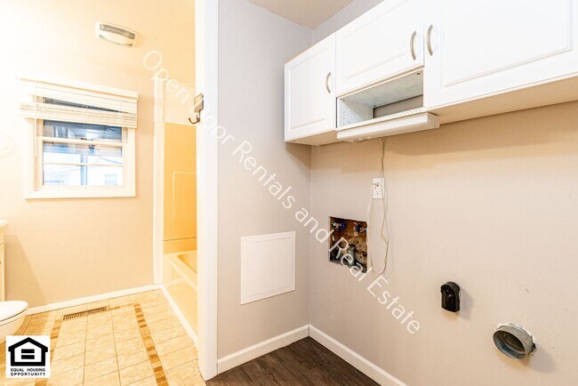 Building Photo - 3 bedroom home now available