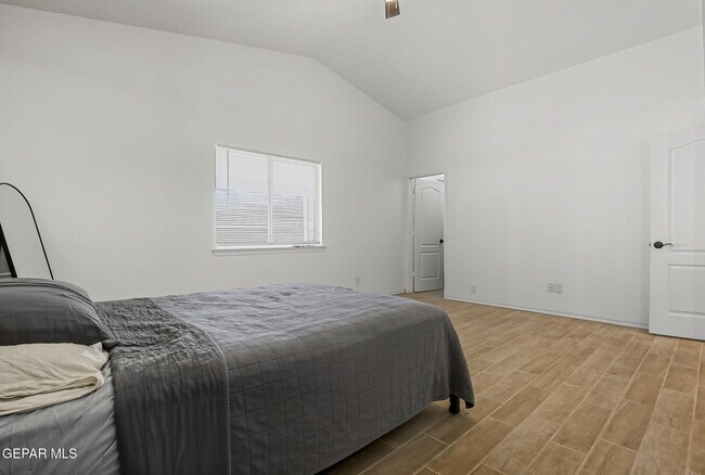 Building Photo - 11853 Auburn Sands Dr