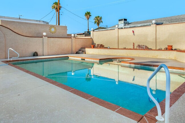 Building Photo - 212 Coral Dr