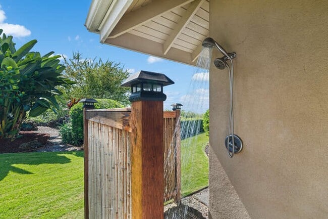 Building Photo - Beautiful Home in Gated Community