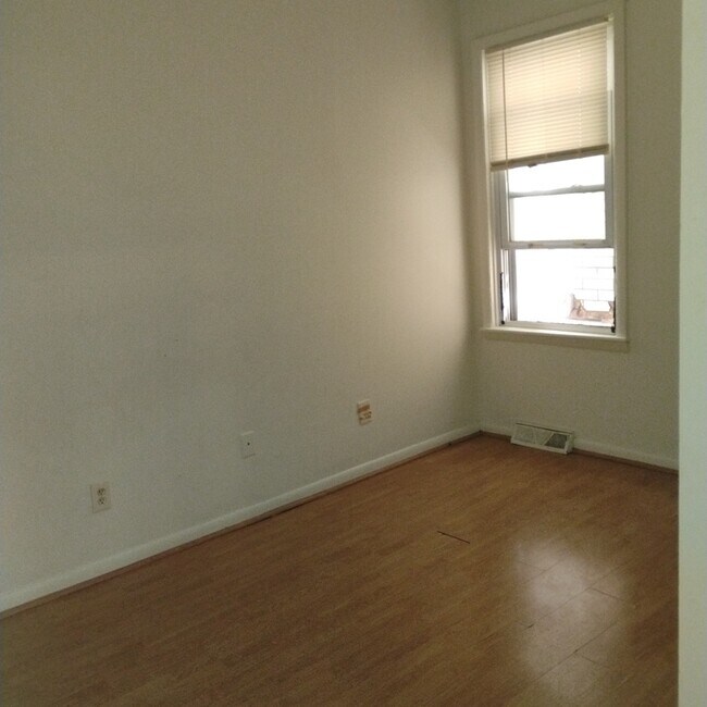 Building Photo - 452A Hudson Avenue - 1