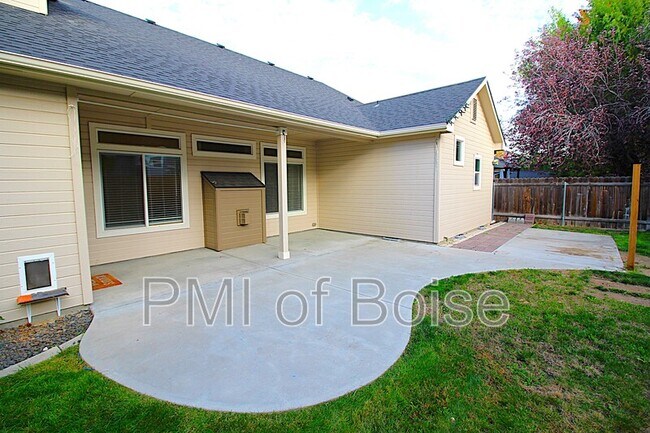 Building Photo - 6140 South Dolomite Avenue