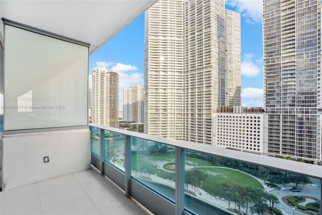 Building Photo - 200 Biscayne Blvd Way