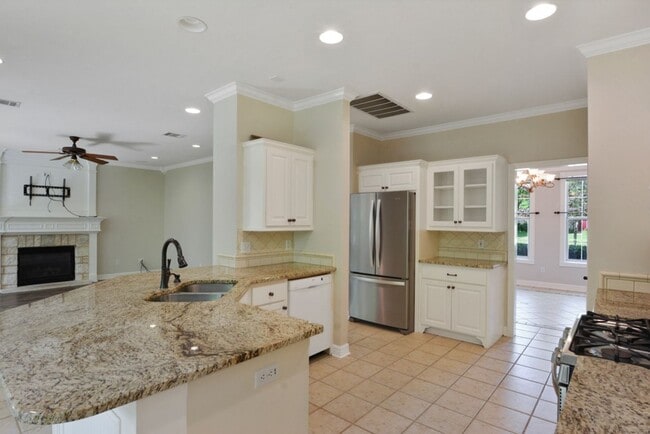 Building Photo - Beautifully Updated 4 Bedroom, 2.5 Bathrooms, 2-Story Home in West Round Rock