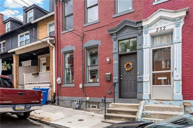 Building Photo - 254 38th St