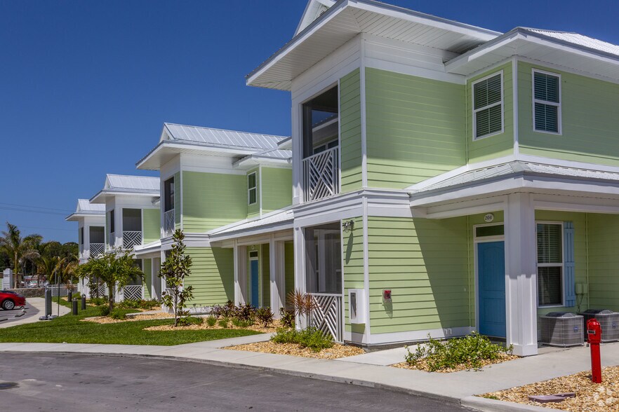 Lemon Bay Apartments 725 N Indiana Ave Englewood FL 34223 Apartment