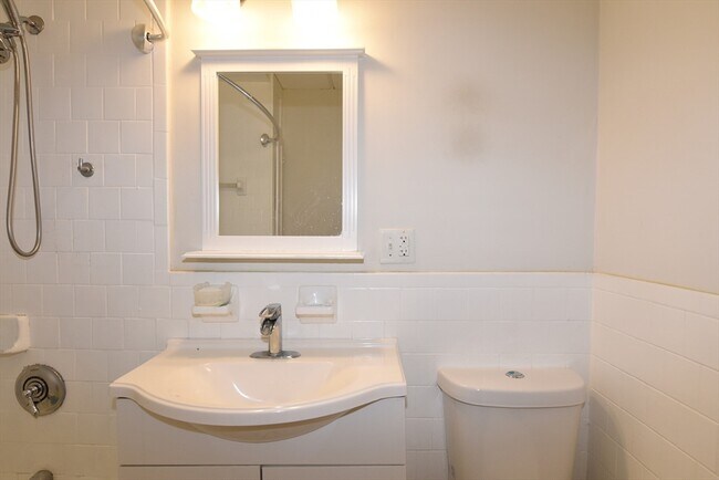 Building Photo - 218 Wachusett St