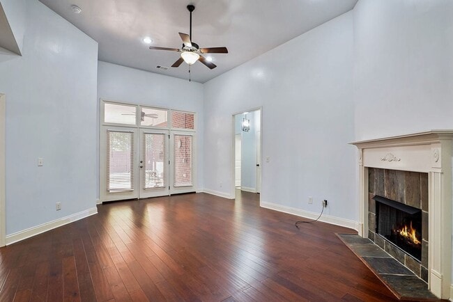 Building Photo - Looking for one-level living in one of Chelsea’s most-loved communities!