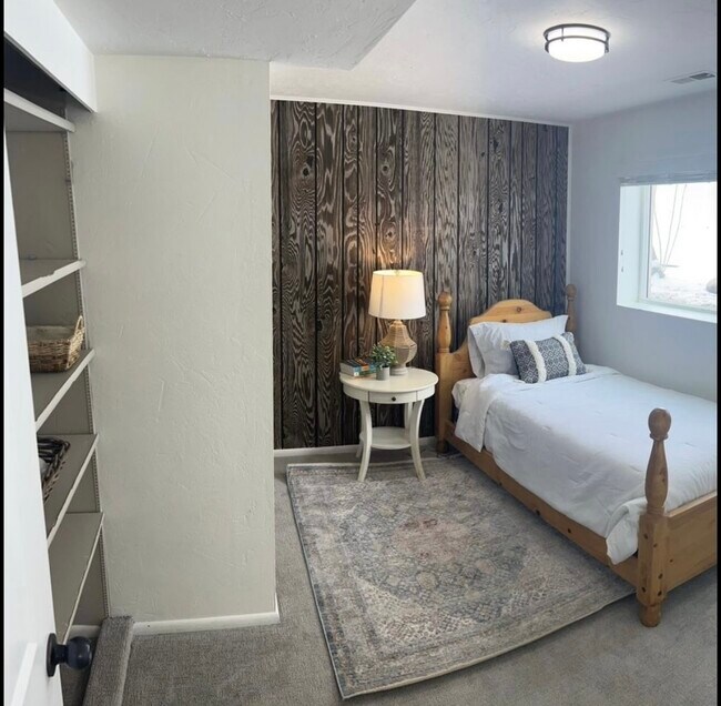 Building Photo - 1746 N 600 E