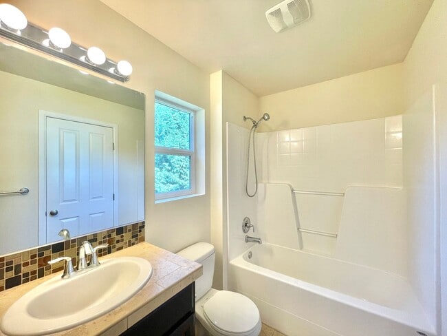 Building Photo - Great Home for rent