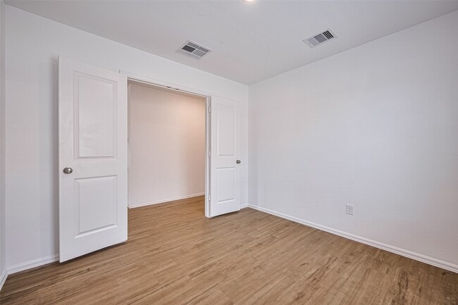 Building Photo - 9603 Fulvetta Briar Ct
