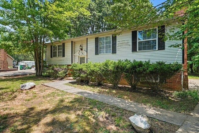 Building Photo - 6201 Turtle Neck Ln