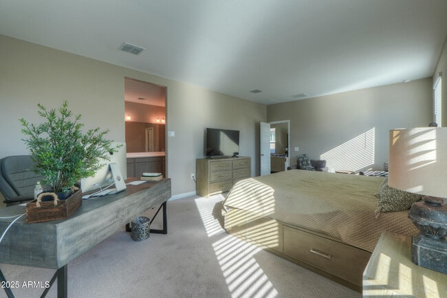 Building Photo - 44583 W Palo Olmo Rd