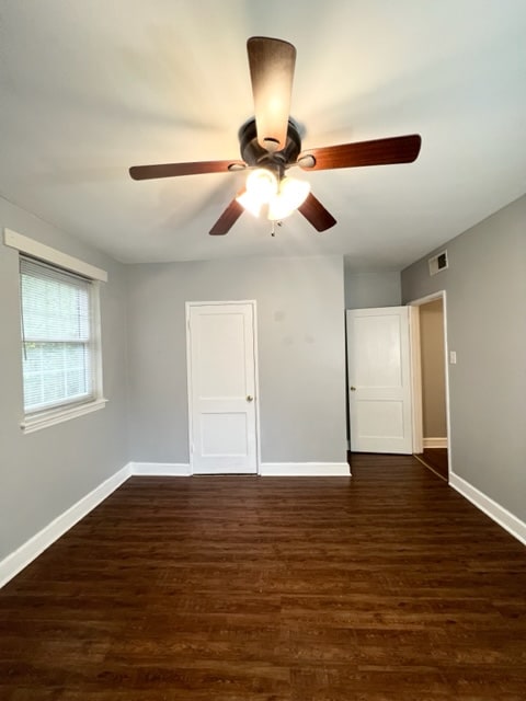 Building Photo - 302 Bowles Ave