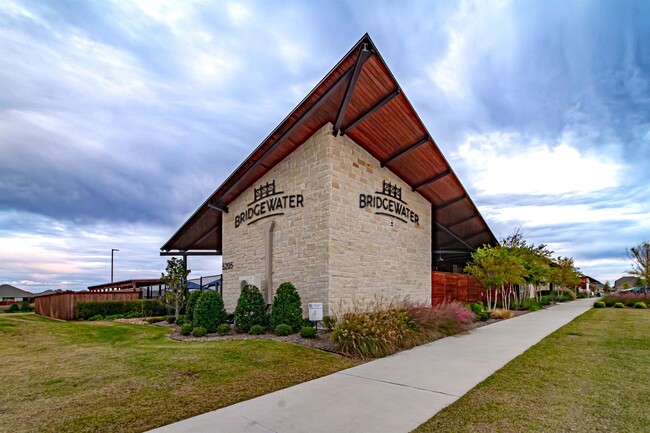 Building Photo - 404 Dewberry Dr