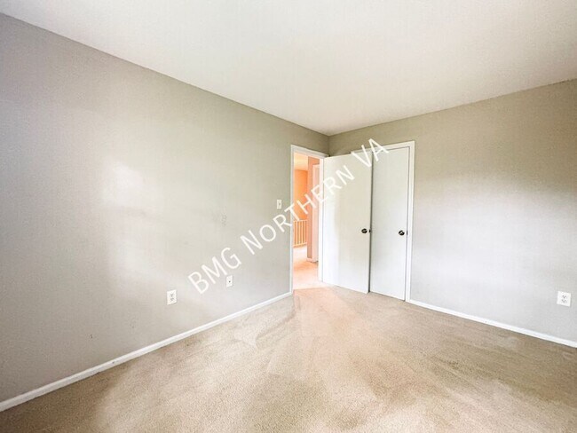 Building Photo - 566 Windover Ave NW