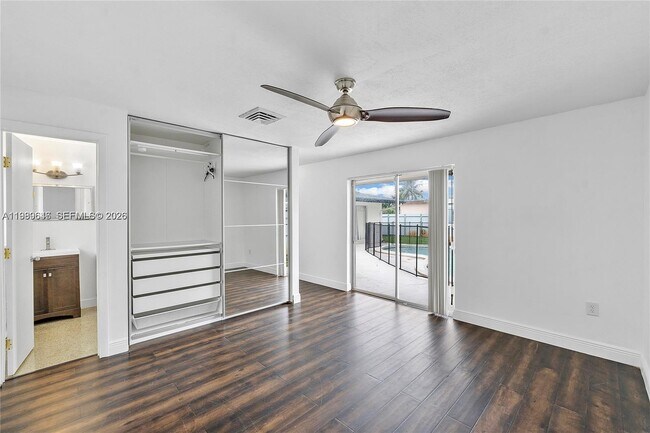 Building Photo - 2261 Utopia Dr