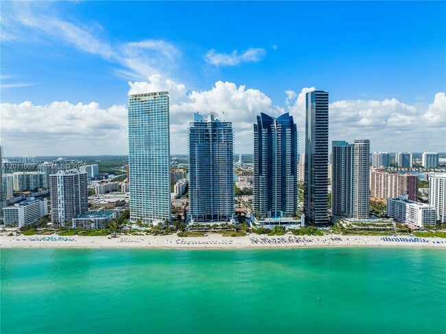 Building Photo - 17001 Collins Ave