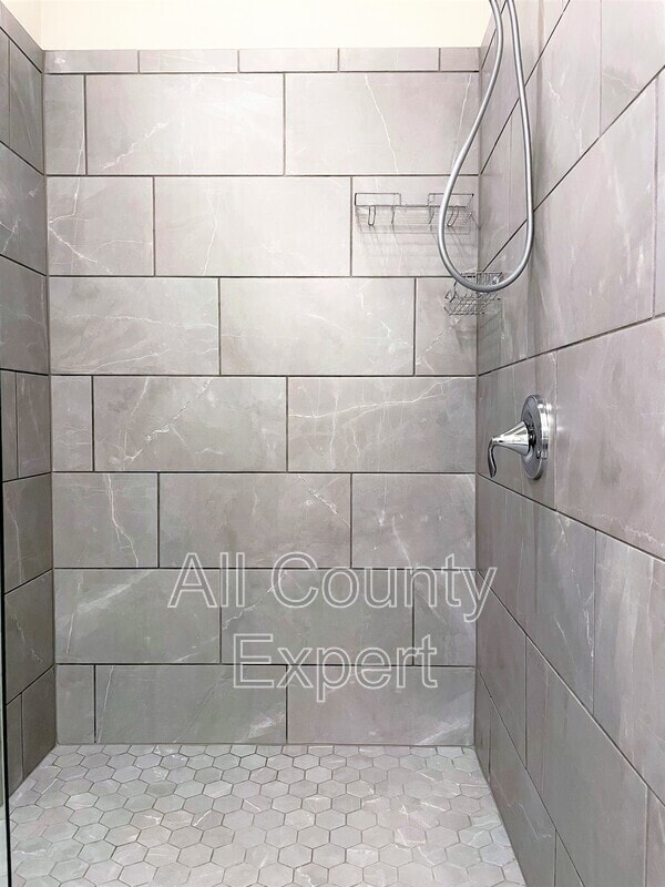 Building Photo - 113 Laurel Crst Aly