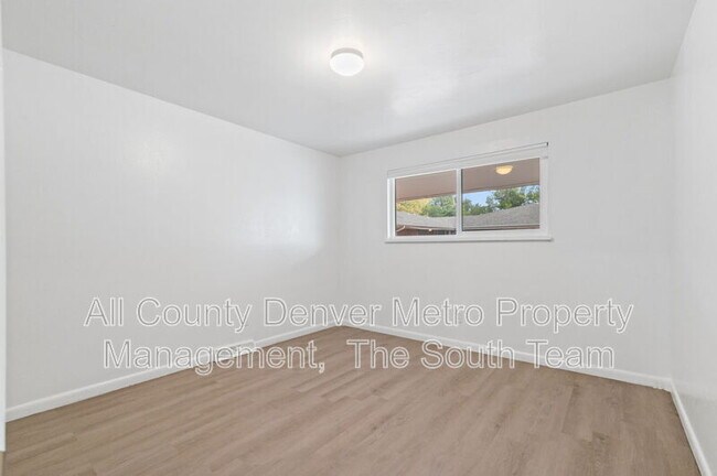 Building Photo - 5579 S Delaware St