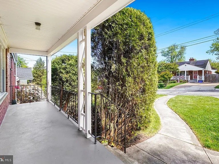 Building Photo - 1615 Parham Pl