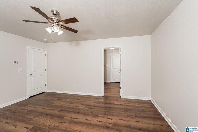 Building Photo - 880 Clover Cir