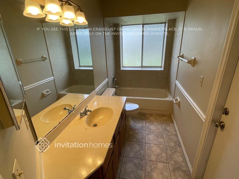 Building Photo - 817 Silversmith Cir