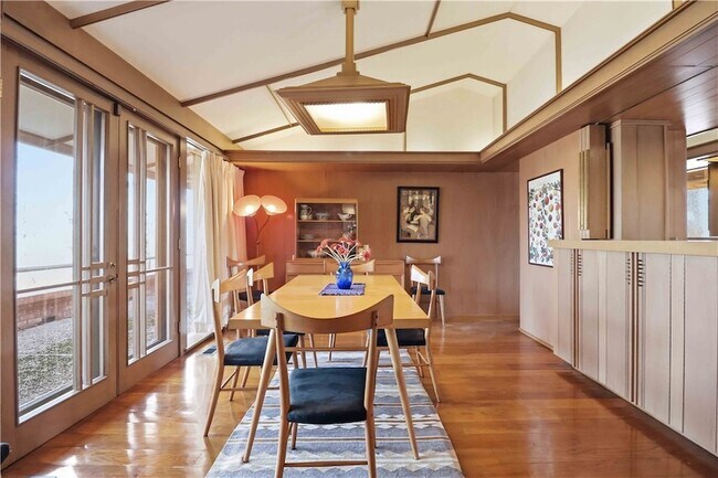 Building Photo - 951 Pembroke Rd