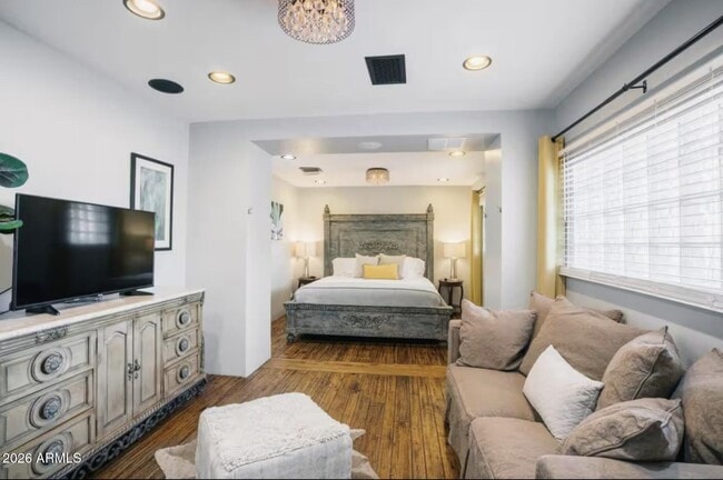 Building Photo - 6961 E 1st St