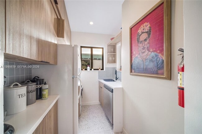 Building Photo - 13654 NE 20th Pl