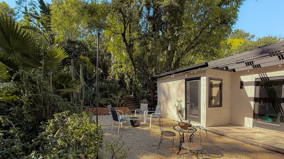 Building Photo - 5323 Monterey Rd