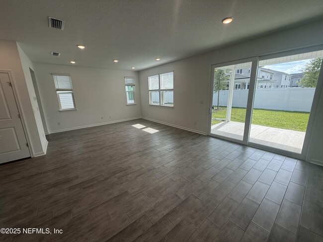 Building Photo - 6850 Rhapsody Rd