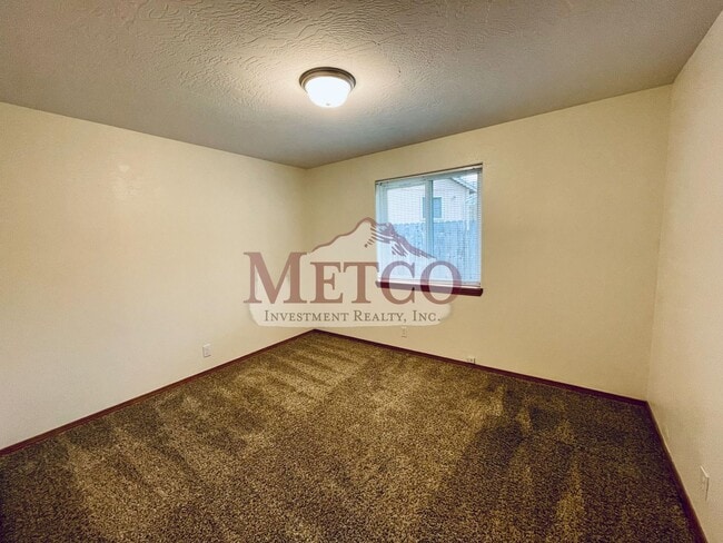 Building Photo - Spacious Thurston Home