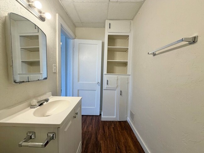 Building Photo - 1440 Smith St