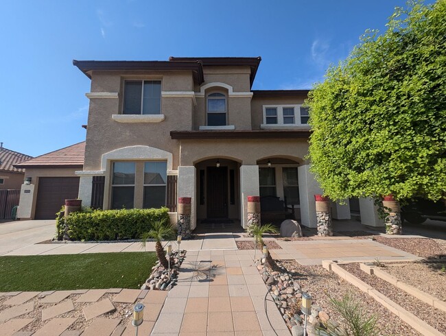 Building Photo - 5 Bedroom Home in the Montelena Neighborho...