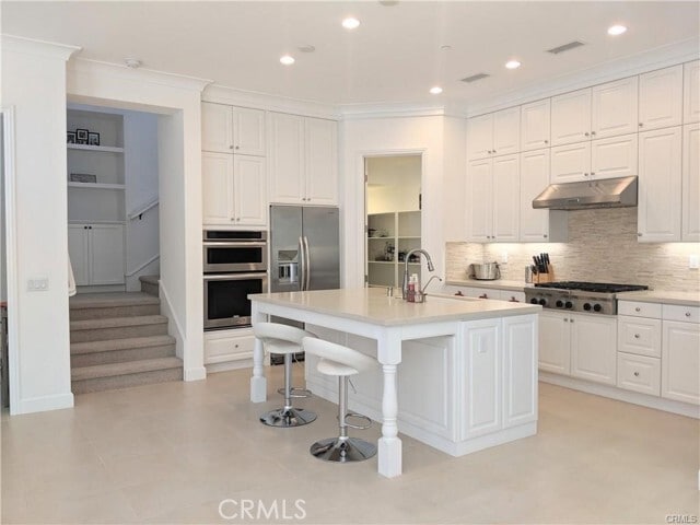 Building Photo - 62 Acorn