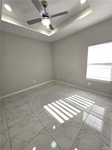 Building Photo - 1018 N Woodson Ave