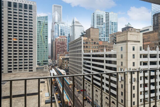 Building Photo - 200 N Dearborn St