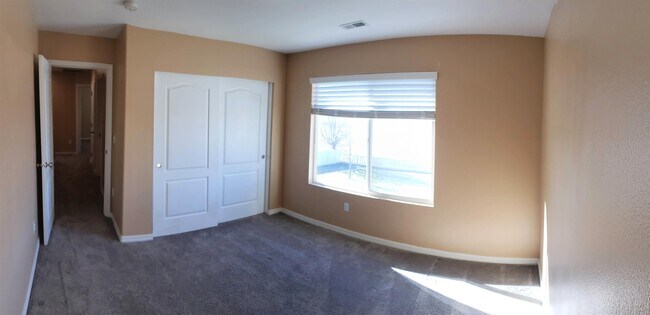 Building Photo - 262 Wellington Dr