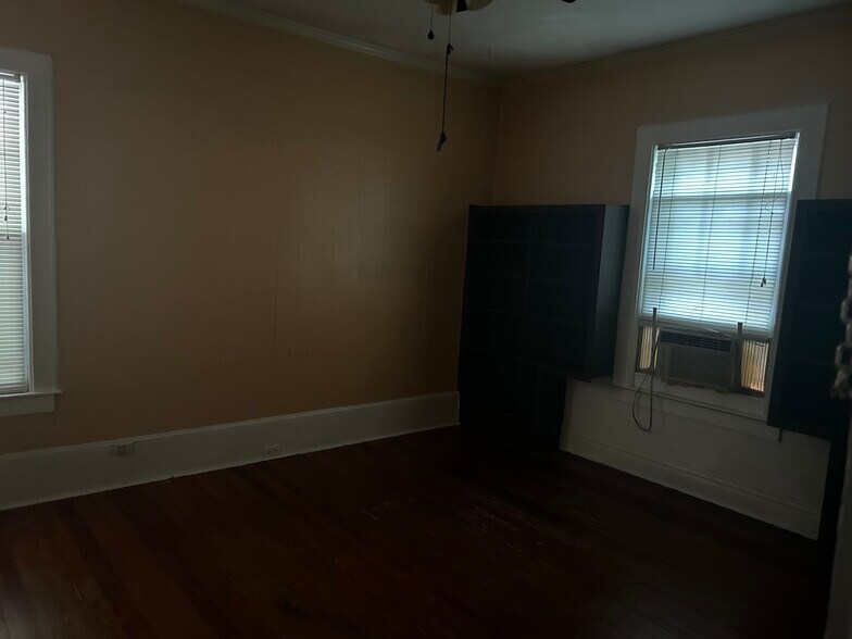 Building Photo - 11 Springdale Ct