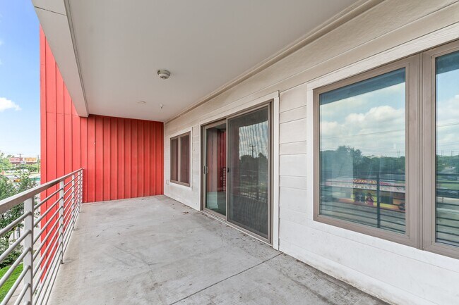 Building Photo - 4361 S Congress Ave