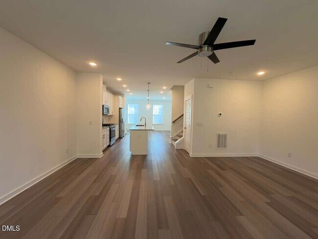 Building Photo - 1802 Stroup St