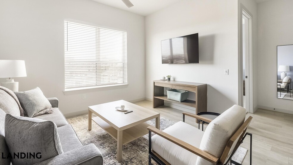 Building Photo - 1345 E 15th St