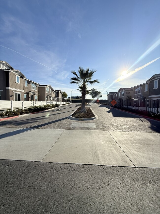 Building Photo - 36351 Elizabeth Ln