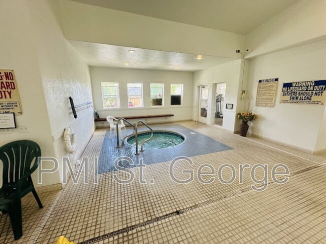 Building Photo - 2990 E Riverside Dr