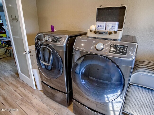 Building Photo - 2301 N 81st Pl