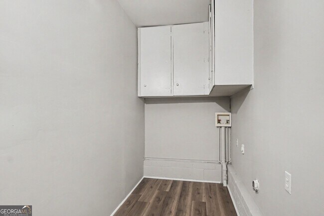 Building Photo - 1315 Pineglen Dr